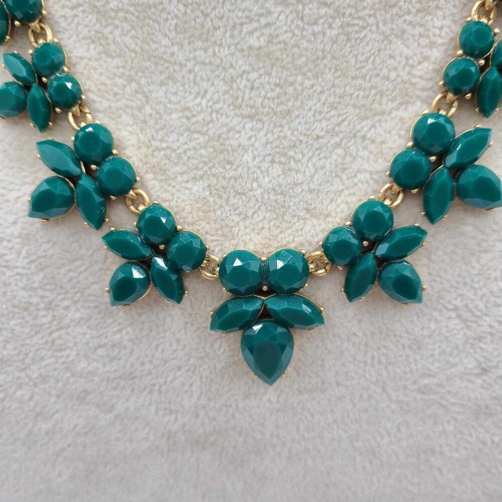 J Crew Green Resin Gold Tone Necklace NWOT! - Picture 8 of 10